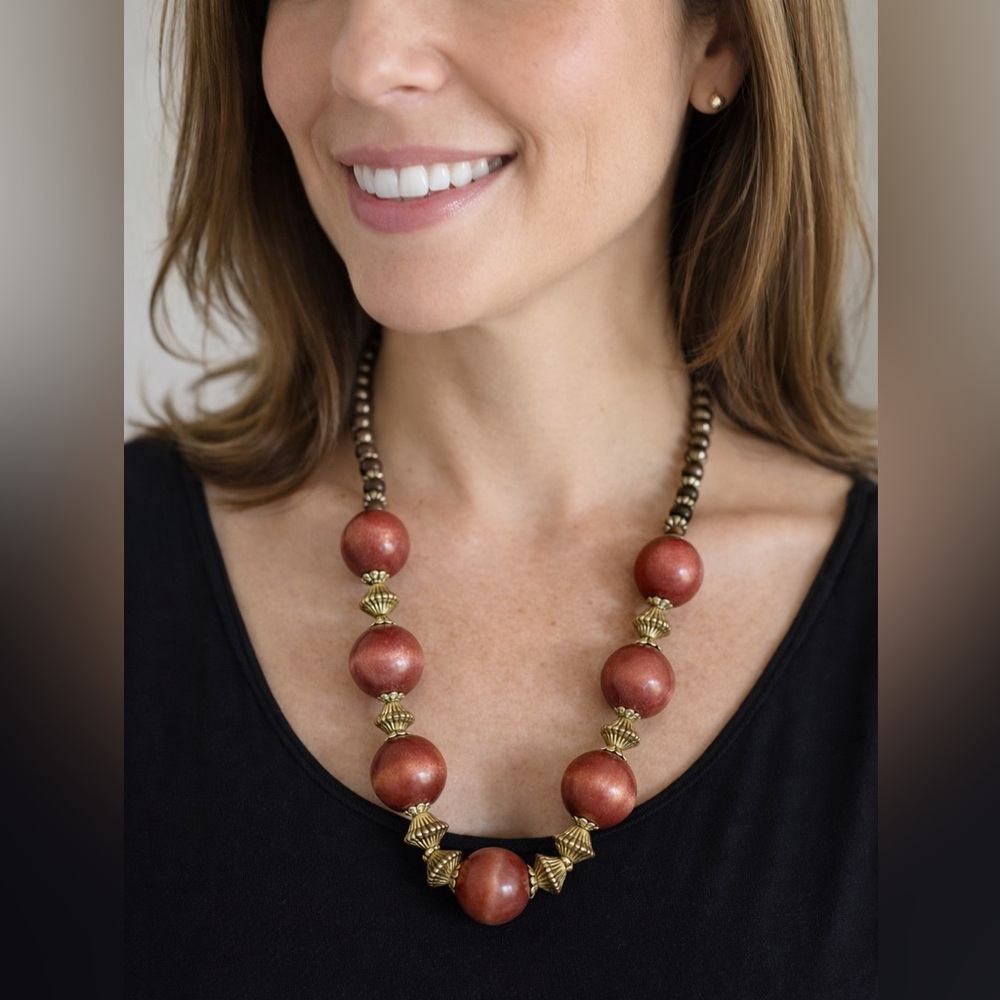 ⚠️ 5/25: Handcrafted Red Bead Statement Necklace